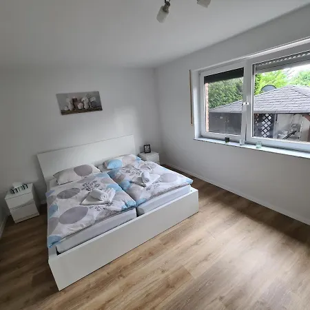 Apartament Grosse Naehe Flughafen Koeln Bonn *
