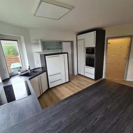 Grosse Naehe Flughafen Koeln Bonn Troisdorf