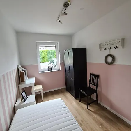 Grosse Naehe Flughafen Koeln Bonn Apartment