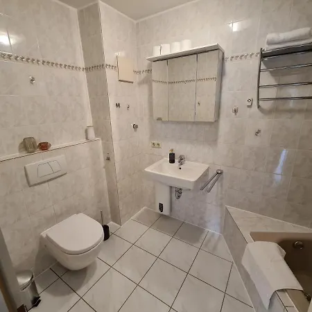 Grosse Naehe Flughafen Koeln Bonn * Troisdorf