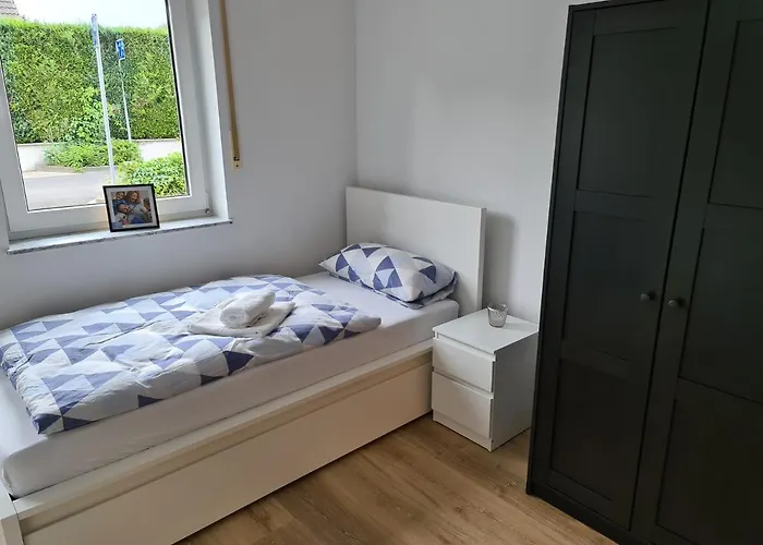 Grosse Naehe Flughafen Koeln Bonn Troisdorf